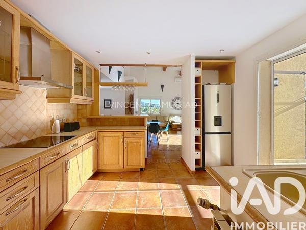 Maison à vendre 6 pièces 178 m² Sanary-sur-Mer
