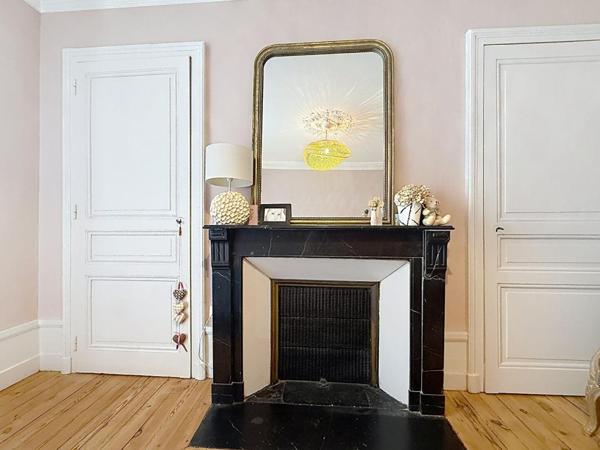 Appartement de caractère de 155 m² dans un ancien hôtel particulier. Vannes Hyper Centre