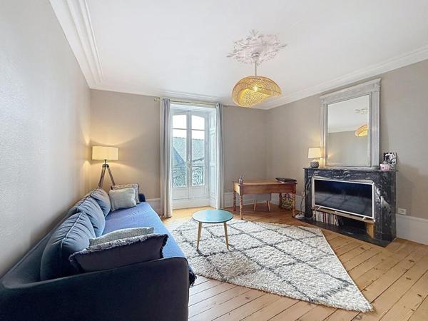 Appartement de caractère de 155 m² dans un ancien hôtel particulier. Vannes Hyper Centre