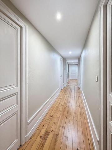 Appartement de caractère de 155 m² dans un ancien hôtel particulier. Vannes Hyper Centre