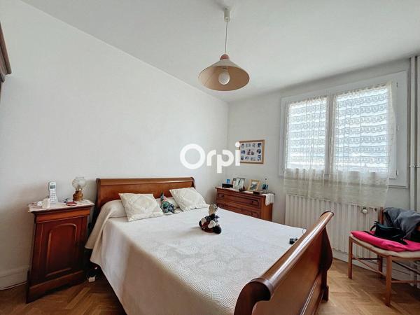 Appartement à vendre    3 pièces •  Montluçon