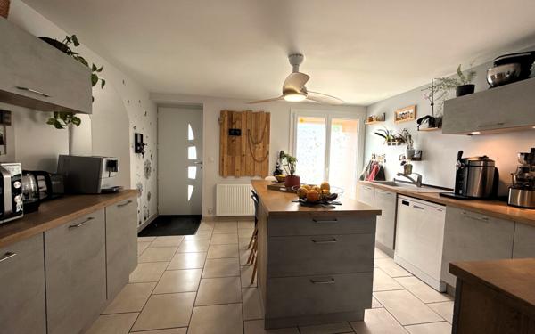 Maison à vendre    7 pièces •  Athée