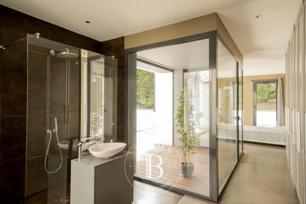 Latresne, Maison 4 Chambres -  260 m² à vendre