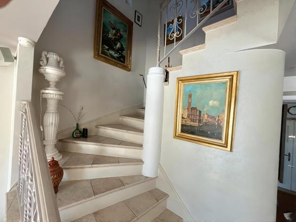 Trans en Provence villa 286 m² piscine couverte