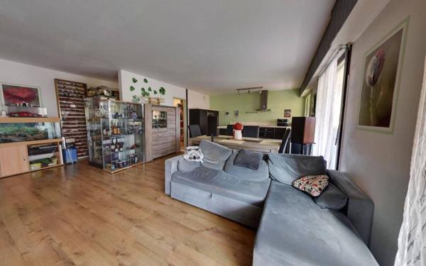 Appartement à vendre    4 pièces • 106,60 m2 Roissy-en-Brie