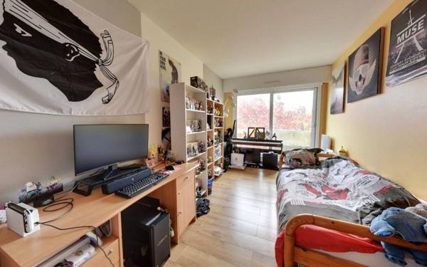 Appartement à vendre    4 pièces • 106,60 m2 Roissy-en-Brie