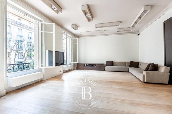 Paris 8ème, Appartement 3 Chambres -  224 m² à vendre