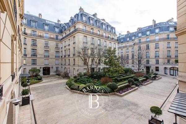 Paris 8ème, Appartement 3 Chambres -  224 m² à vendre
