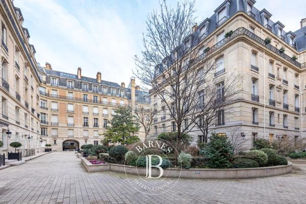 Paris 8ème, Appartement 3 Chambres -  224 m² à vendre