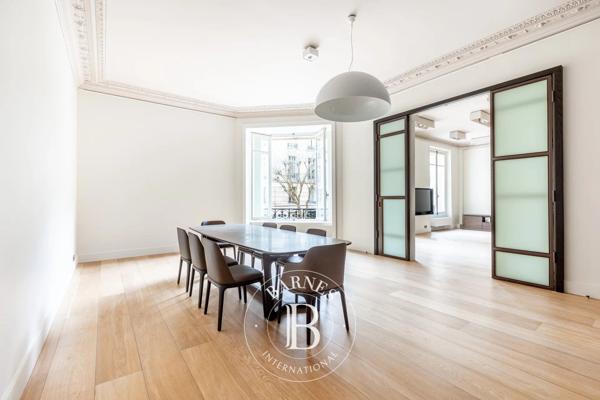 Paris 8ème, Appartement 3 Chambres -  224 m² à vendre