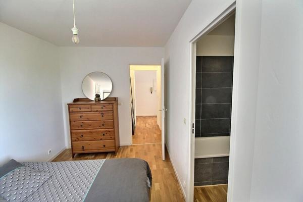 MASSY Centre ville - Appartement Massy 2 pièce(s) 45 m2 au dernier étage, cave, parking