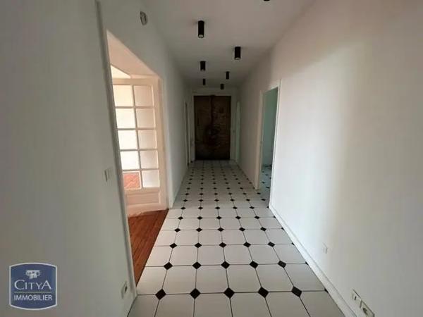 Appartement à louer 4 pièces 150.01m² Cannes (06400)