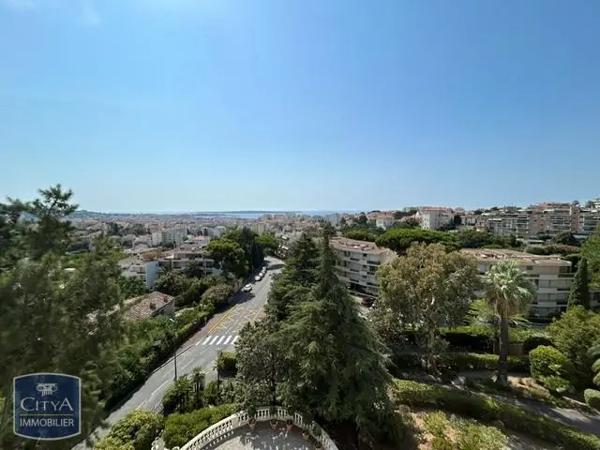 Appartement à louer 4 pièces 150.01m² Cannes (06400)