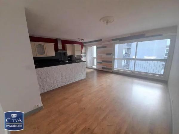 Appartement à louer 4 pièces 76.65m² Cholet (49300)