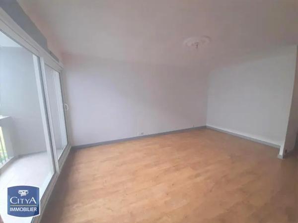 Appartement à louer 4 pièces 76.65m² Cholet (49300)