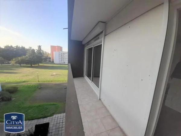 Appartement à louer 4 pièces 76.65m² Cholet (49300)