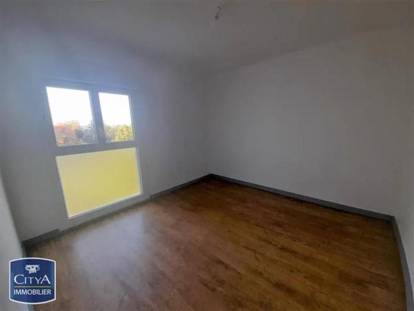 Appartement à louer 4 pièces 76.65m² Cholet (49300)