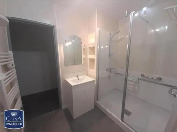 Appartement à louer 4 pièces 76.65m² Cholet (49300)