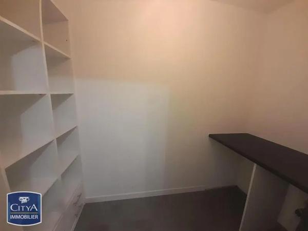 Appartement à louer 4 pièces 76.65m² Cholet (49300)