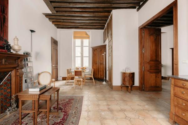 Paris 5 - HENRI IV- Quai de la Tournelle - Sectorisation Henri IV Appartement de charme du 18e siècle