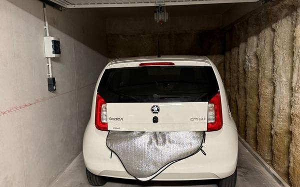 Stationnement à vendre    14 m2 Marseille 8