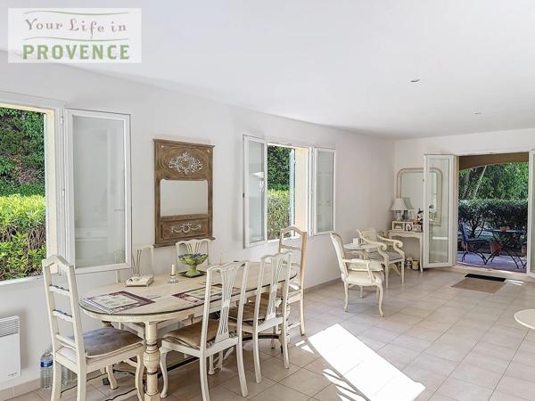 Superbe Appartement au rez de chaussé avec grande terrasse