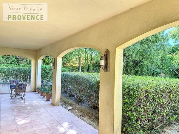 Superbe Appartement au rez de chaussé avec grande terrasse