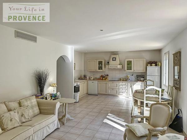 Superbe Appartement au rez de chaussé avec grande terrasse