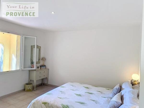 Superbe Appartement au rez de chaussé avec grande terrasse