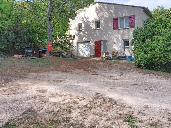 Maison sur 4809m² de terrain avec appartement indépendant et garage - Brignoles