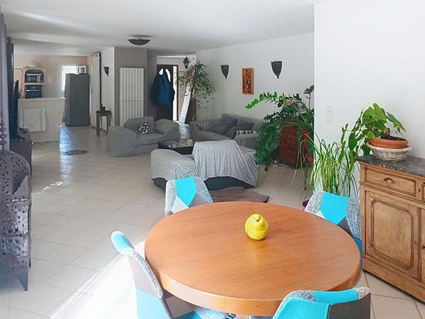 Maison sur 4809m² de terrain avec appartement indépendant et garage - Brignoles