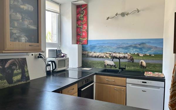 Maison à louer    5 pièces •  Guiche