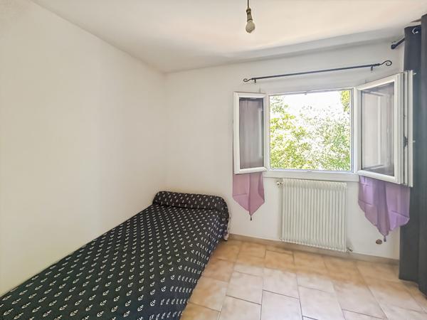 VILLA INDIVIDUELLE 4 PIECES AU CALME SUR 638 M² DE TERRAIN AVEC PISCINE