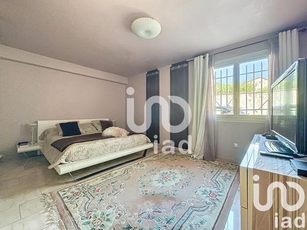 Maison à vendre 19 pièces 445 m² Châteauneuf-de-Gadagne