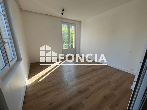 Location Appartement 3 pièces 60 m² - 85 RUE SAINT JACQUES Etampes 91150