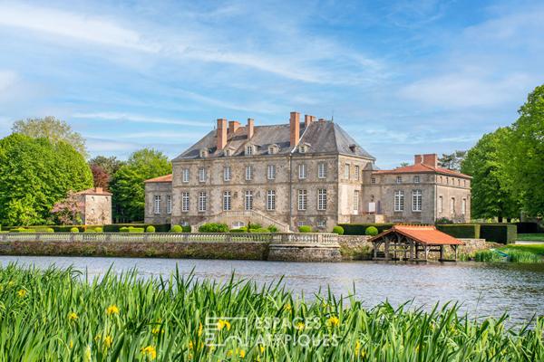 Château du XVIIIe et domaine de prestige de 42 hectares en Vendée