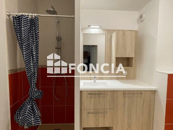 Location Appartement 2 pièces 46 m² - 40 RUE BROSSOLETTE Chartres 28000