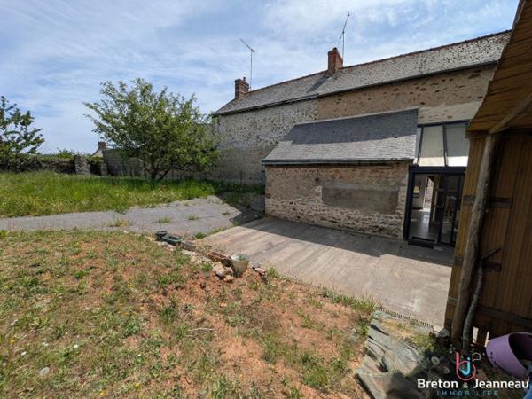 Maison de bourg rénovée à Voutré