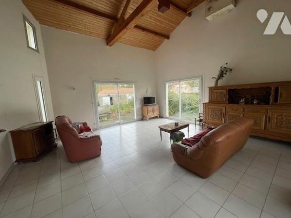 SAINT PHILBERT DE GRAND LIEU , en village maison T4