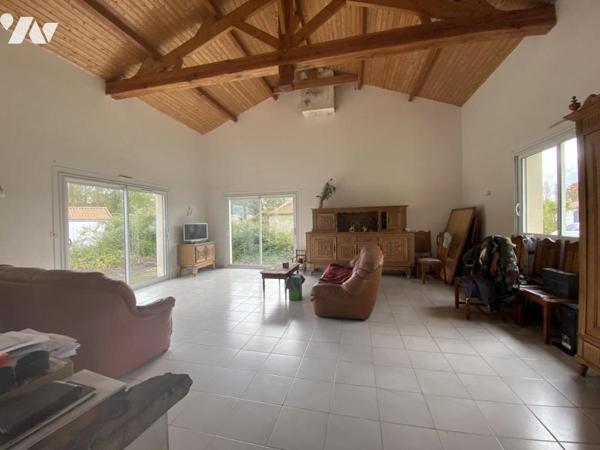 SAINT PHILBERT DE GRAND LIEU , en village maison T4