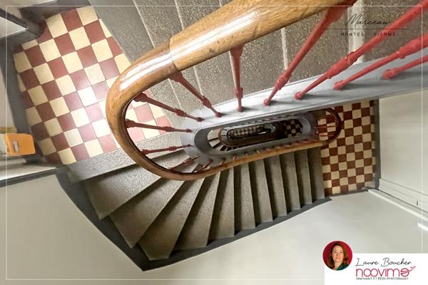 Place Viarme, appartement 5 pièces de 110 m2, 3 chambres, 1 bureau