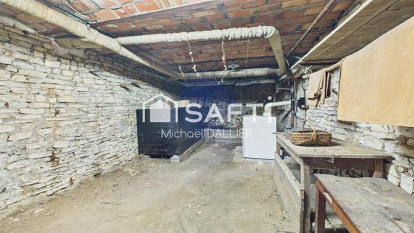 Maison T6 à RAFRAICHIR - 4 Chambres - 2 Garages - Visite Virtuelle et Plans de la Maison Disponibles.