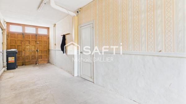 Maison T6 à RAFRAICHIR - 4 Chambres - 2 Garages - Visite Virtuelle et Plans de la Maison Disponibles.