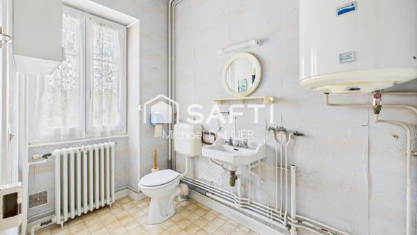 Maison T6 à RAFRAICHIR - 4 Chambres - 2 Garages - Visite Virtuelle et Plans de la Maison Disponibles.