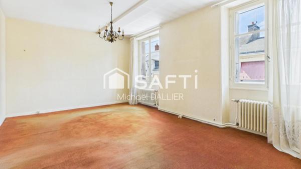 Maison T6 à RAFRAICHIR - 4 Chambres - 2 Garages - Visite Virtuelle et Plans de la Maison Disponibles.