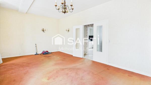 Maison T6 à RAFRAICHIR - 4 Chambres - 2 Garages - Visite Virtuelle et Plans de la Maison Disponibles.