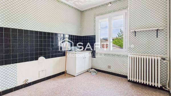 Maison T6 à RAFRAICHIR - 4 Chambres - 2 Garages - Visite Virtuelle et Plans de la Maison Disponibles.