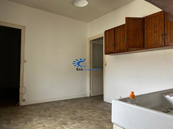 EXCLUSIVITE LA ROCHELLE IMMEUBLE A RENOVER COMMERCE + APPARTEMENT  La rochelle