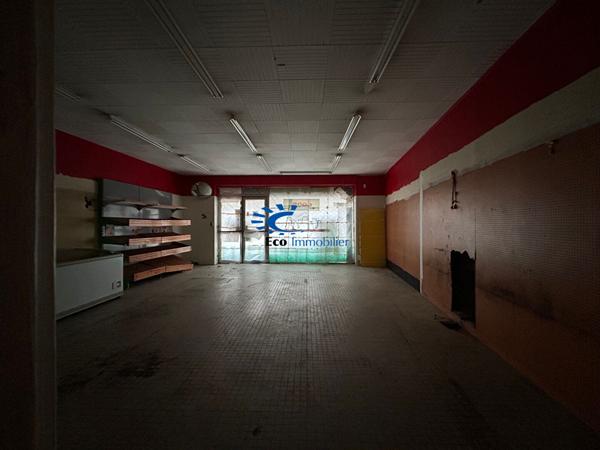 EXCLUSIVITE LA ROCHELLE IMMEUBLE A RENOVER COMMERCE + APPARTEMENT  La rochelle
