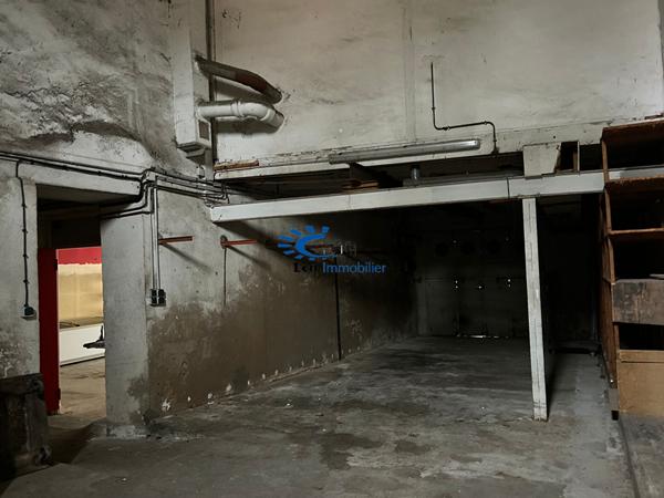 EXCLUSIVITE LA ROCHELLE IMMEUBLE A RENOVER COMMERCE + APPARTEMENT  La rochelle